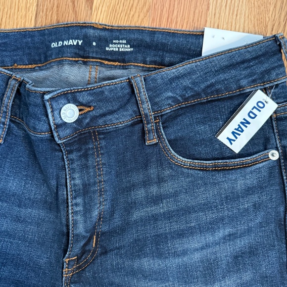 Old Navy Rockstar Super Skinny Mid-Rise Jeans - Picture 3 of 9